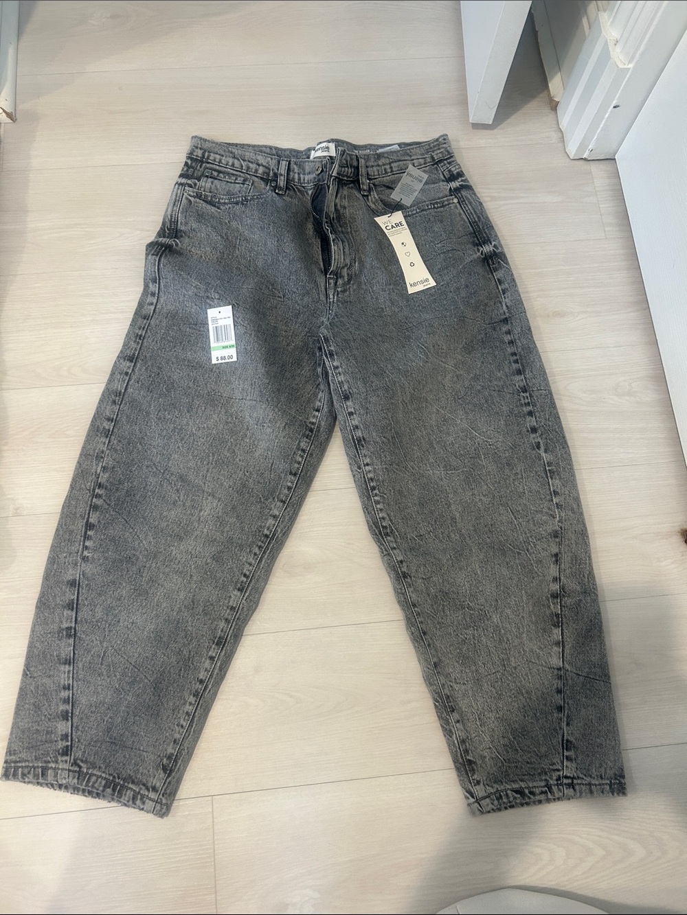 Kensie Women's Black Acid-Wash Relaxed Jeans